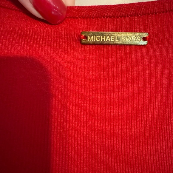 Michael Kors Red V-Neck Blouse    PLUS: 1X           #2 - Picture 8 of 10